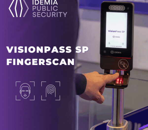 Biometría multifactor en un formato compacto